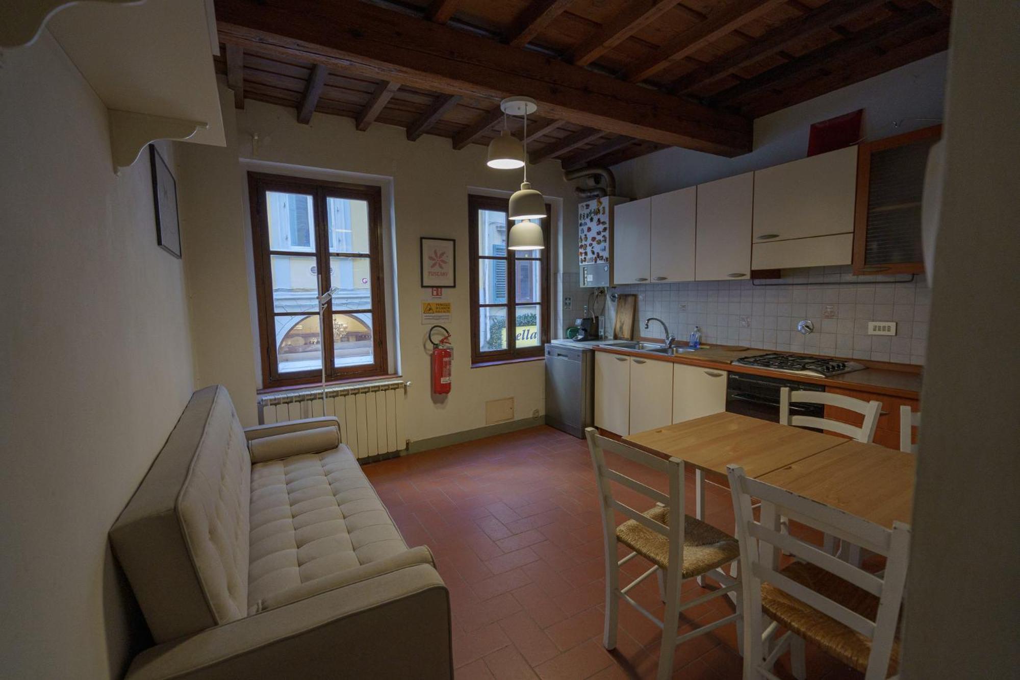 Traditional Florentine 1Br Apartment Close To Piazza Santa Croce فلورنس المظهر الخارجي الصورة